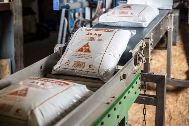 Streusalz Lieferung in 25kg Säcken oder LKW Ladung - Saline Stadtilm GmbH
